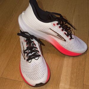 Brooks Hyperion Womens sneakers 10.5